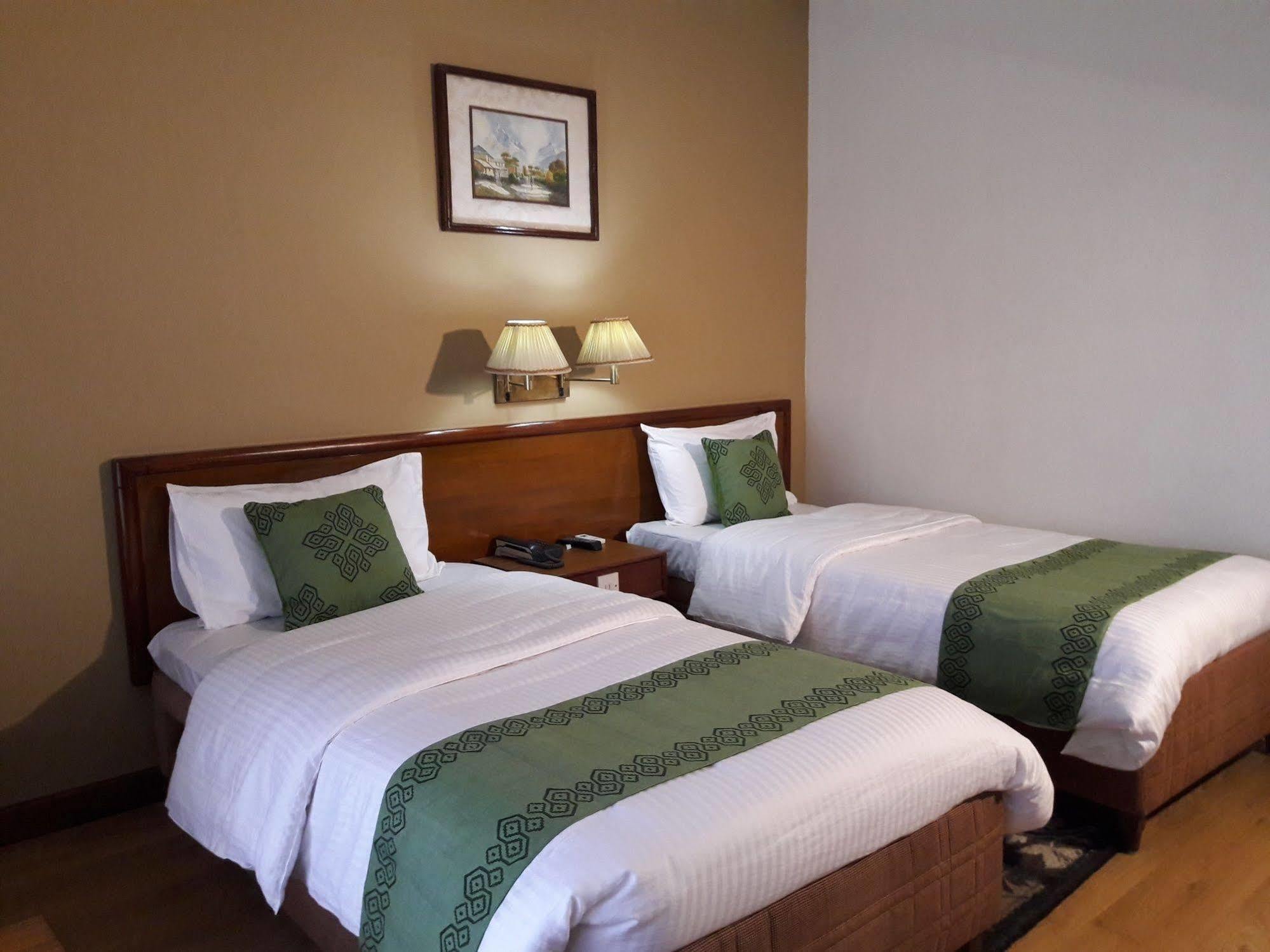 Hotel Nirvana Siddharthanagar ภายนอก รูปภาพ