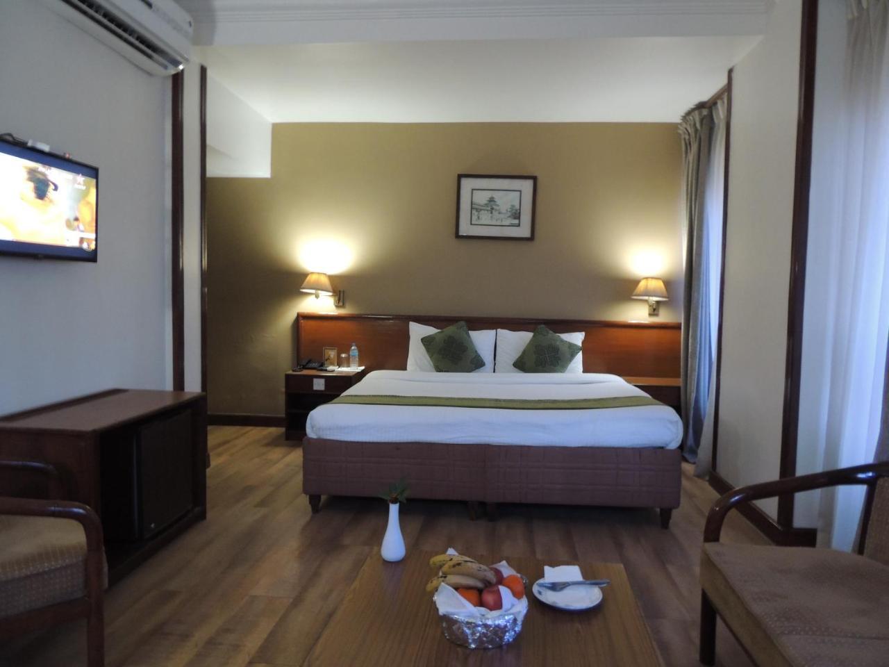 Hotel Nirvana Siddharthanagar ภายนอก รูปภาพ