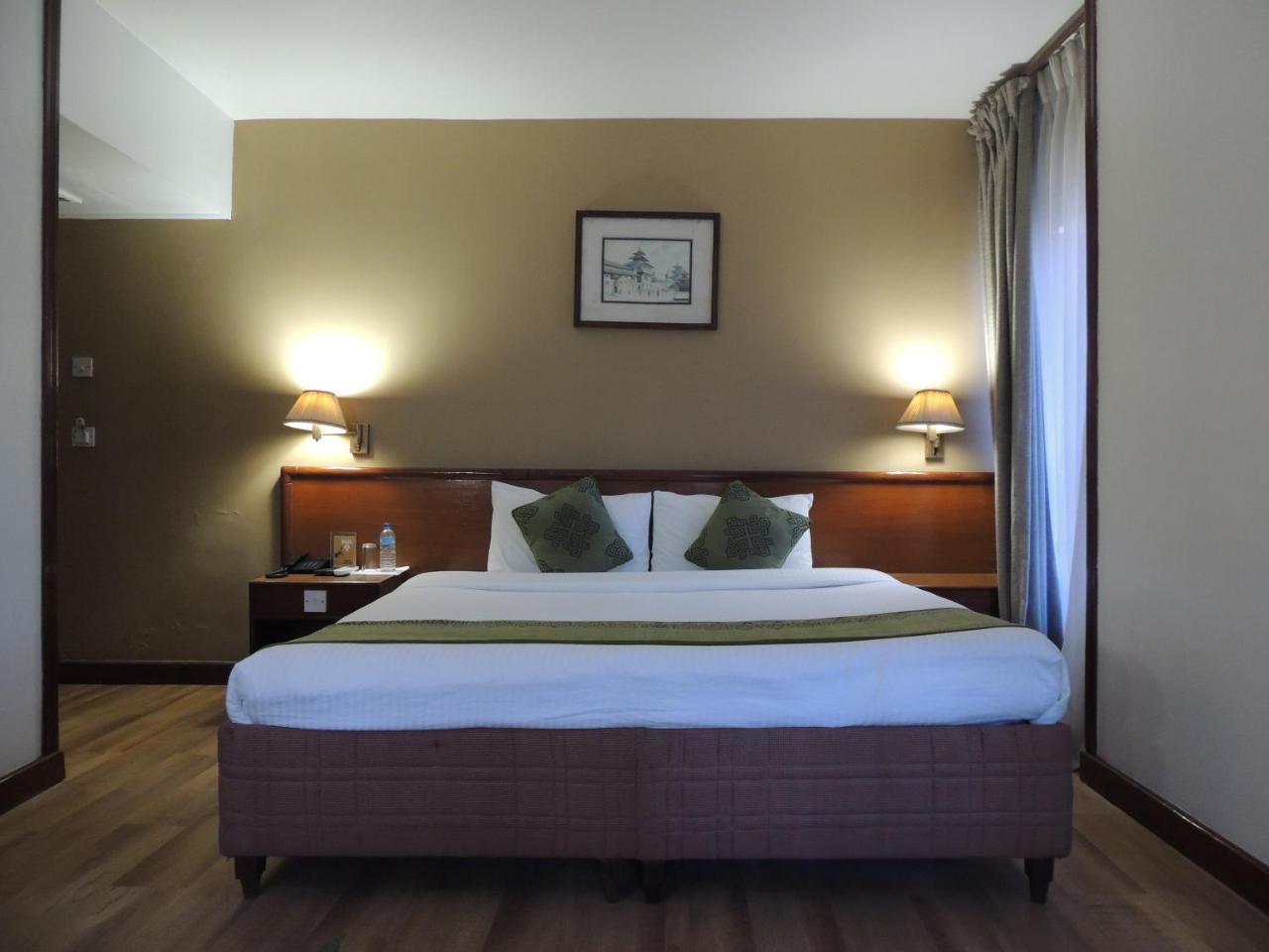 Hotel Nirvana Siddharthanagar ภายนอก รูปภาพ