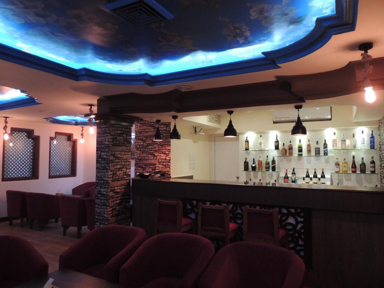 Hotel Nirvana Siddharthanagar ภายนอก รูปภาพ
