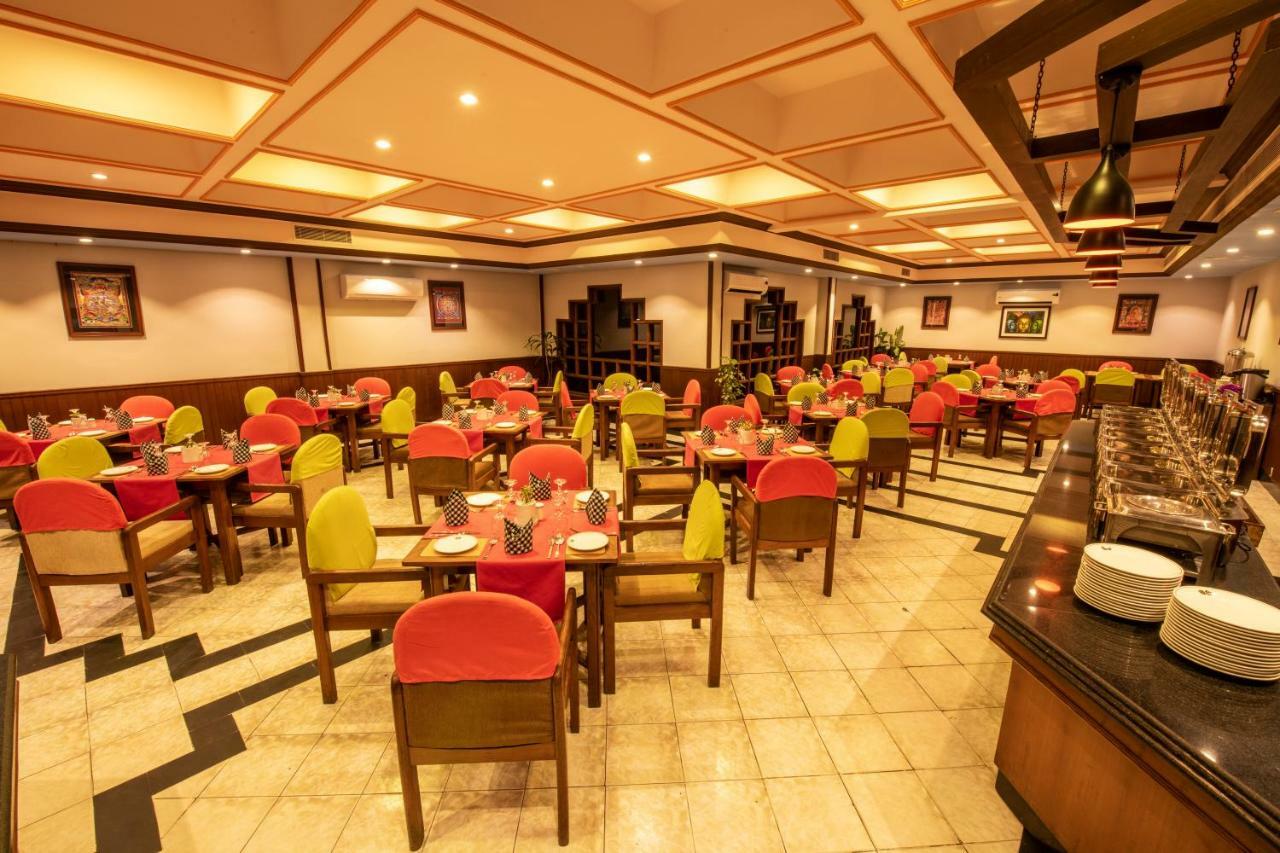 Hotel Nirvana Siddharthanagar ภายนอก รูปภาพ