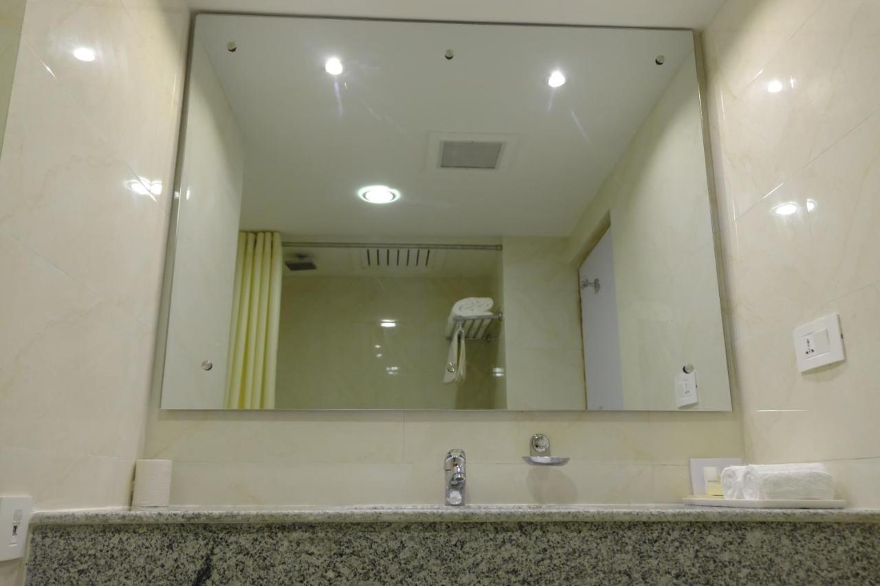 Hotel Nirvana Siddharthanagar ภายนอก รูปภาพ